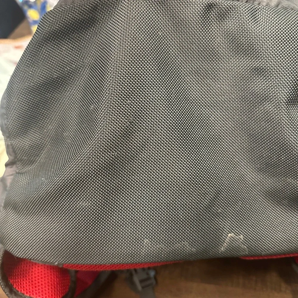The North Face‎ Recon Backpack Black/Red Laptop Hiking Travel School 30L